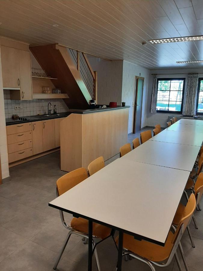 De Meiboom Vakantiehoeve Tot 21 Pers Langemark Dış mekan fotoğraf